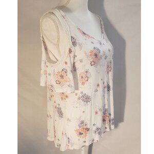 Mudd White Cold Shoulder Flowered T-Shirt